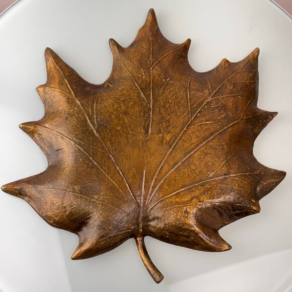 Large Vintage Metal Maple Leaf Tray, Cast Aluminum - 12W x 12 1/4L x 1D - Picture 2 of 11